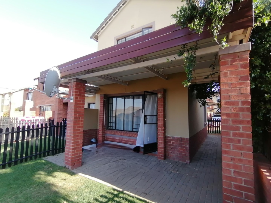 2 Bedroom Property for Sale in Hillside Free State